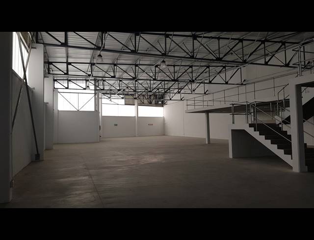 1,042M² FACTORY TO LET IN BELLVILLE SOUTH INDUSTRIA